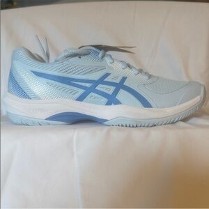 Asics women’s size 8 NWT